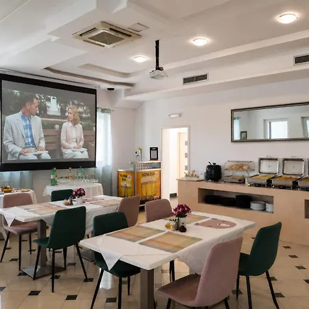 Four Pearls 3* Trogir